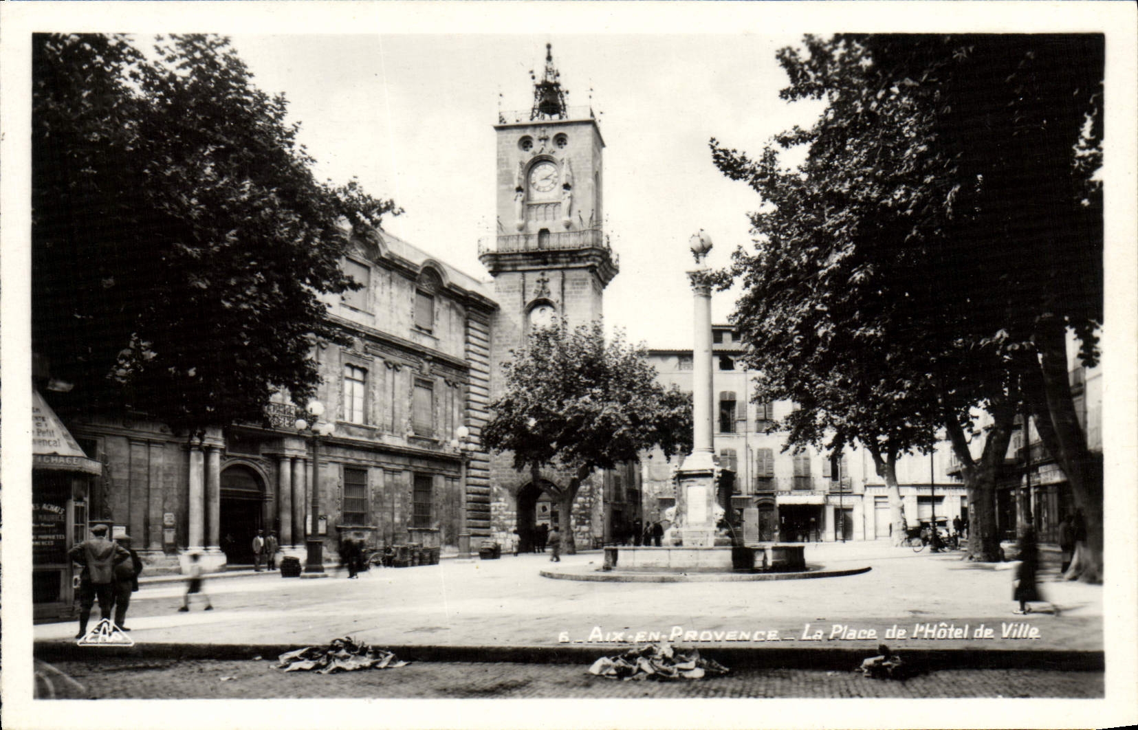 Aix-en-Provence — La Place de l'Hôtel de Ville — éditeur C.P.A.P. Paris, n°6