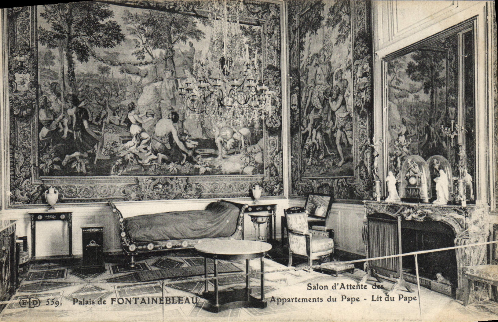 Schloss FONTAINEBLEAU — Päpstinwohnung — Wartezimmer und Päppestuhl — Verlag FD n° 559