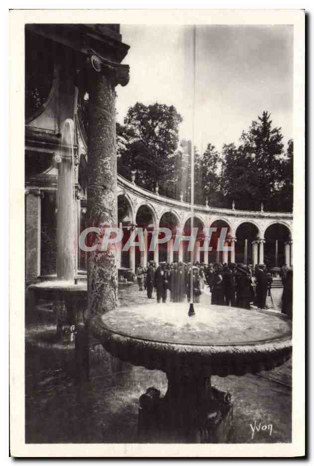 CPA Palais De Versailles Les grandes eaux au bosquet de la colonnade 