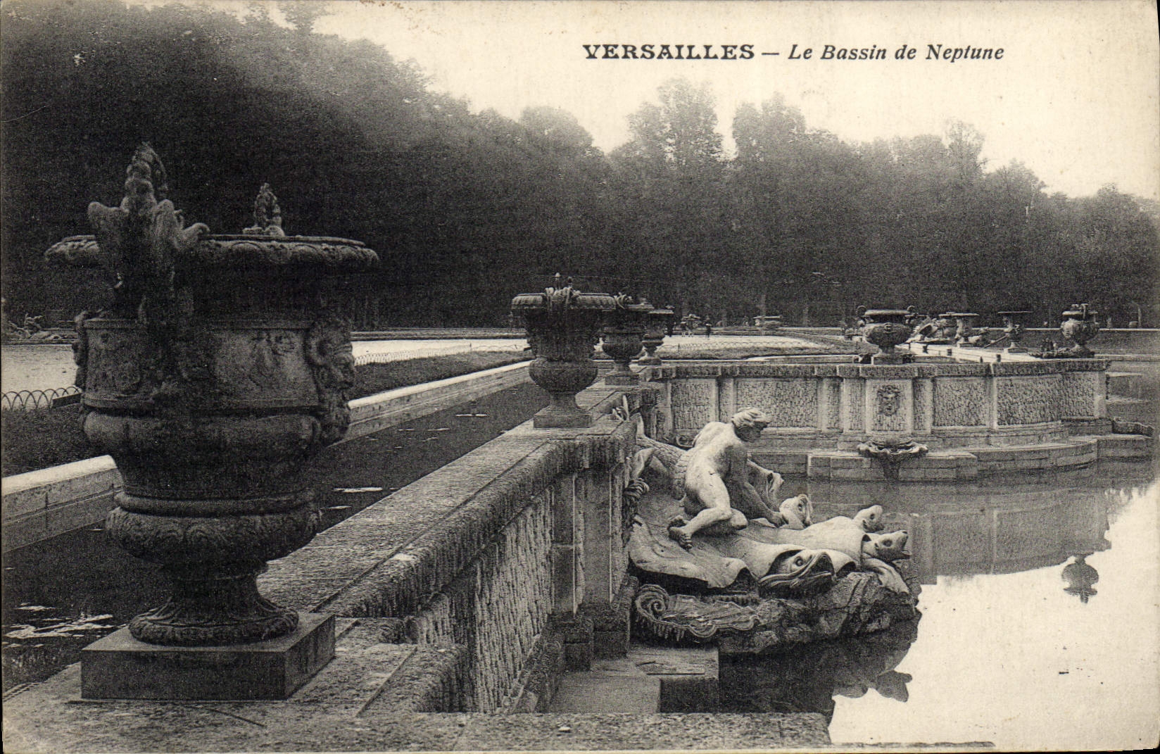 Versailles — Le Bassin de Neptune — Mme Morveau, édit., Versailles