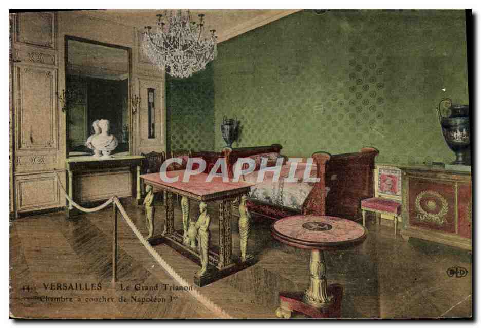CPA Jardins De Versailles Le Grand Trianon Chambre a coucher de Napoleon 1er