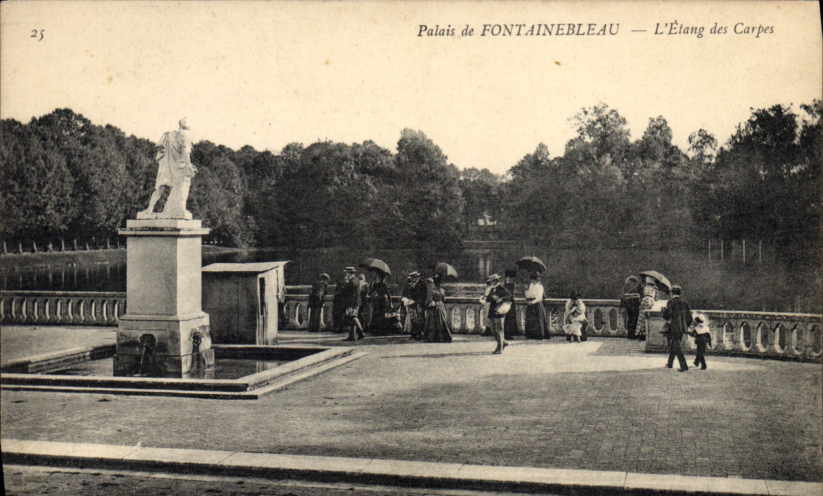 Schloss FONTAINEBLEAU — Der Karpfenteich