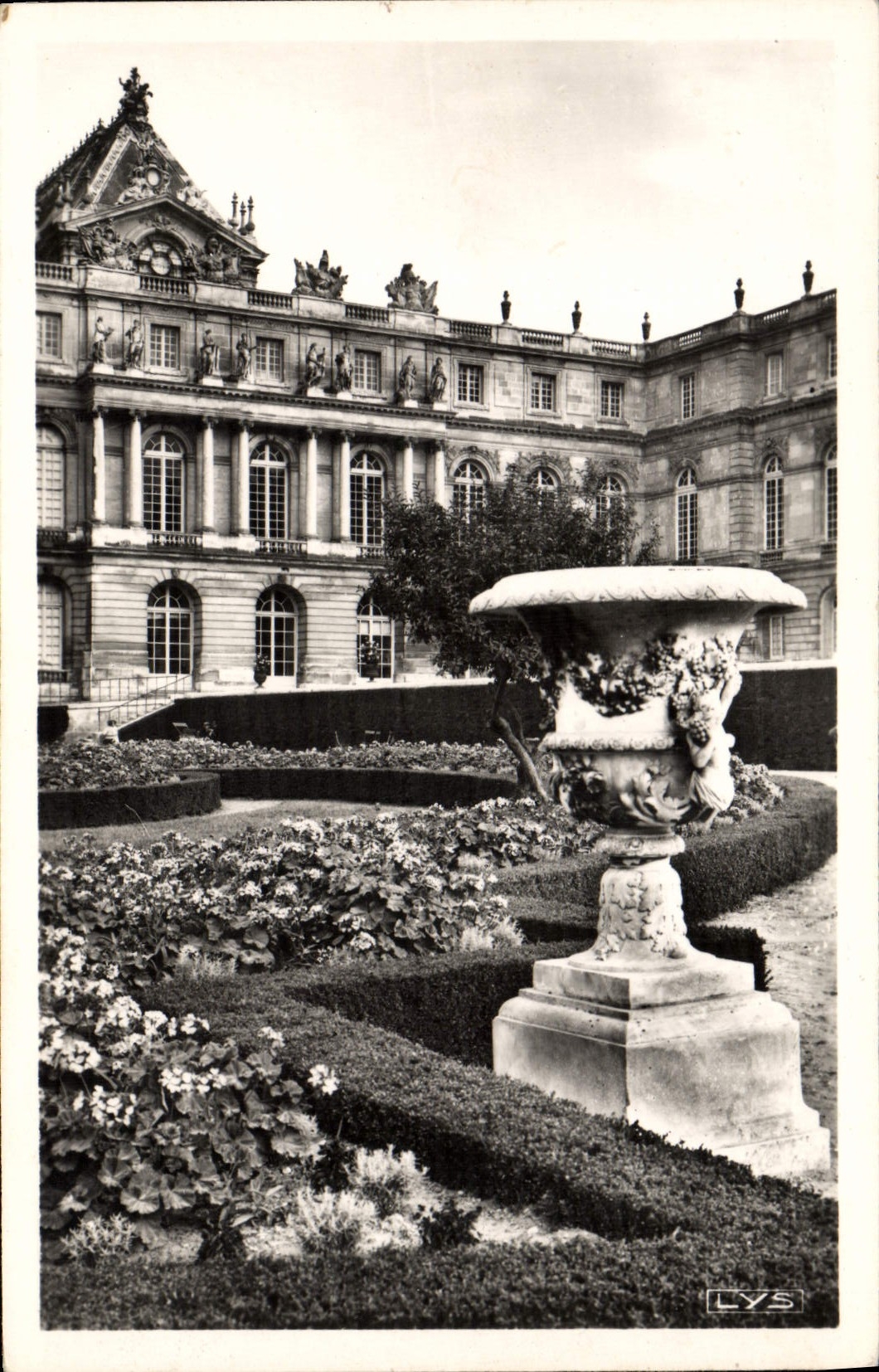 CPA Palais De Versailles Facade Sur les parterres 