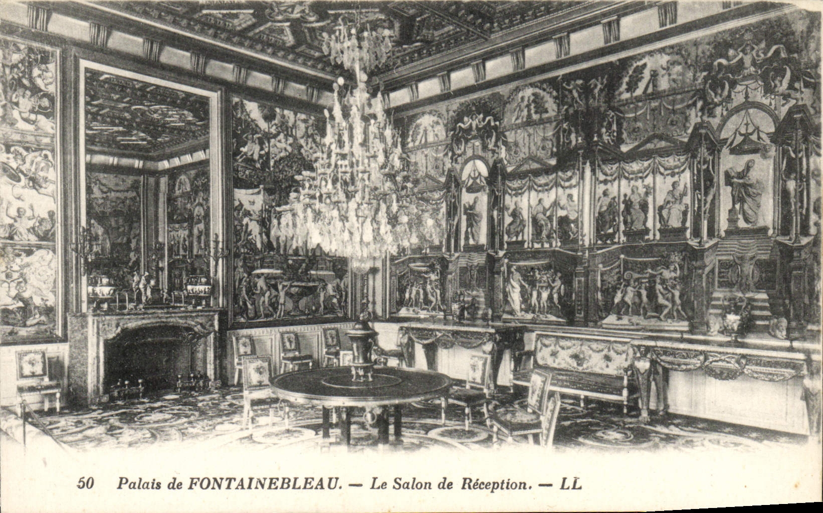 Palais de FONTAINEBLEAU — Le Salon de Réception — LL