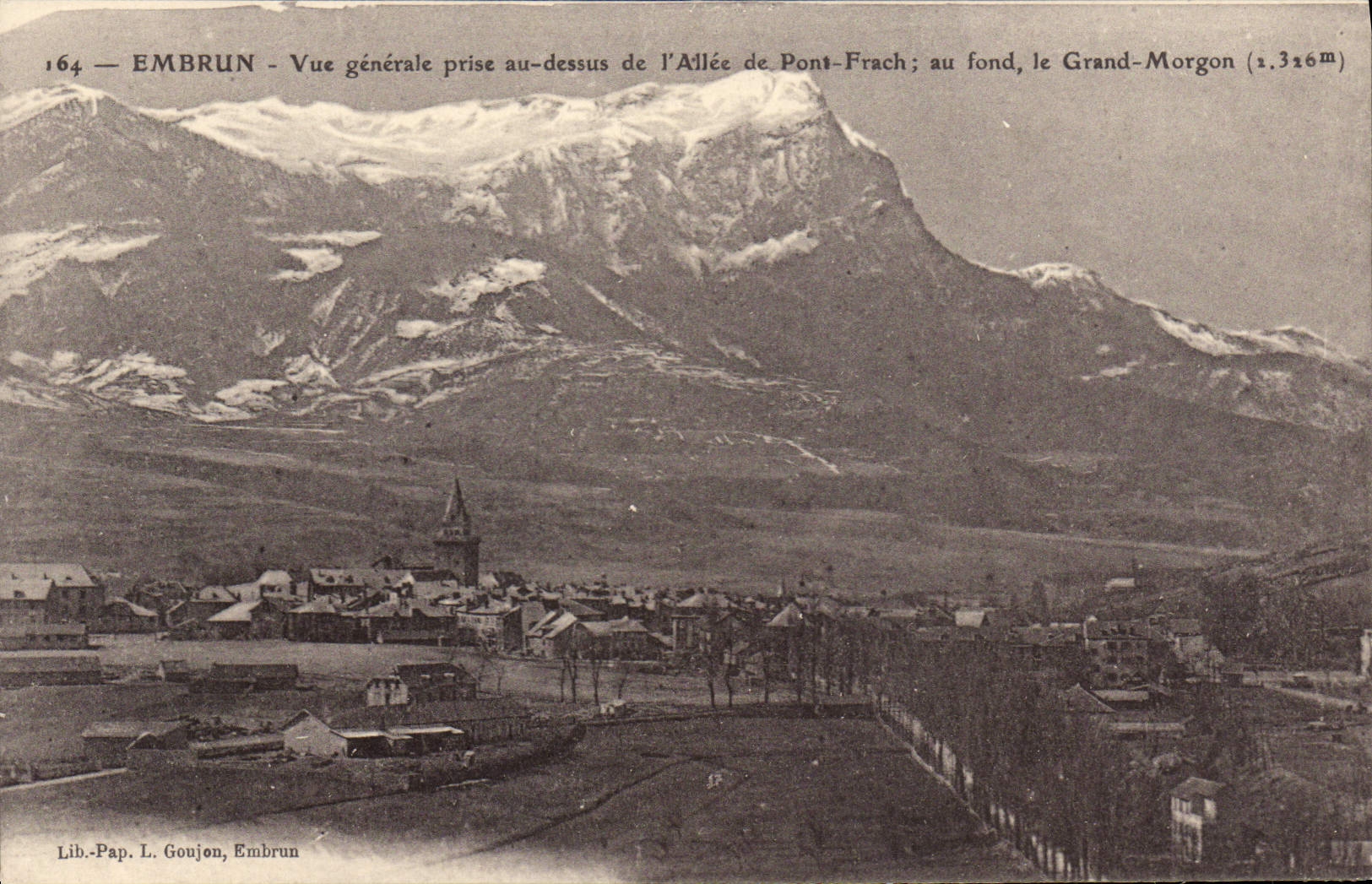 Embrun — Vue générale prise au-dessus de l'Allée de Pont-Frach ; au fond, le Grand-Morgon (2.326m) — Lib. Pap. L. Goujon, Embrun