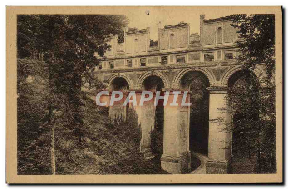 Château de FÈRE-en-TARDENOIS (Aisne) — Arcades du Château — Établissements Léonard, Therry (Aisne)