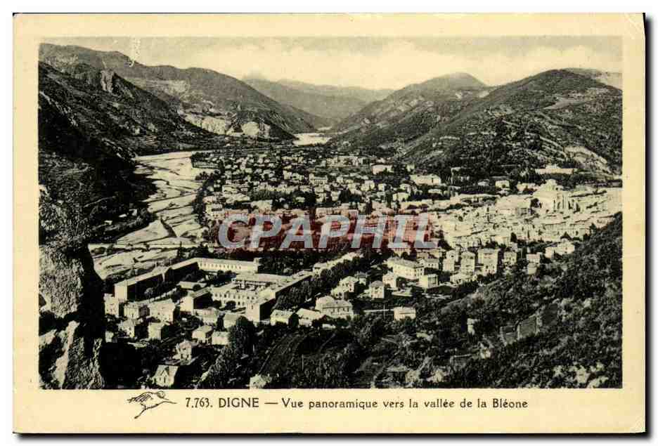 CPA Digne Vue Panoramique Vers la Vallee de la Bleone