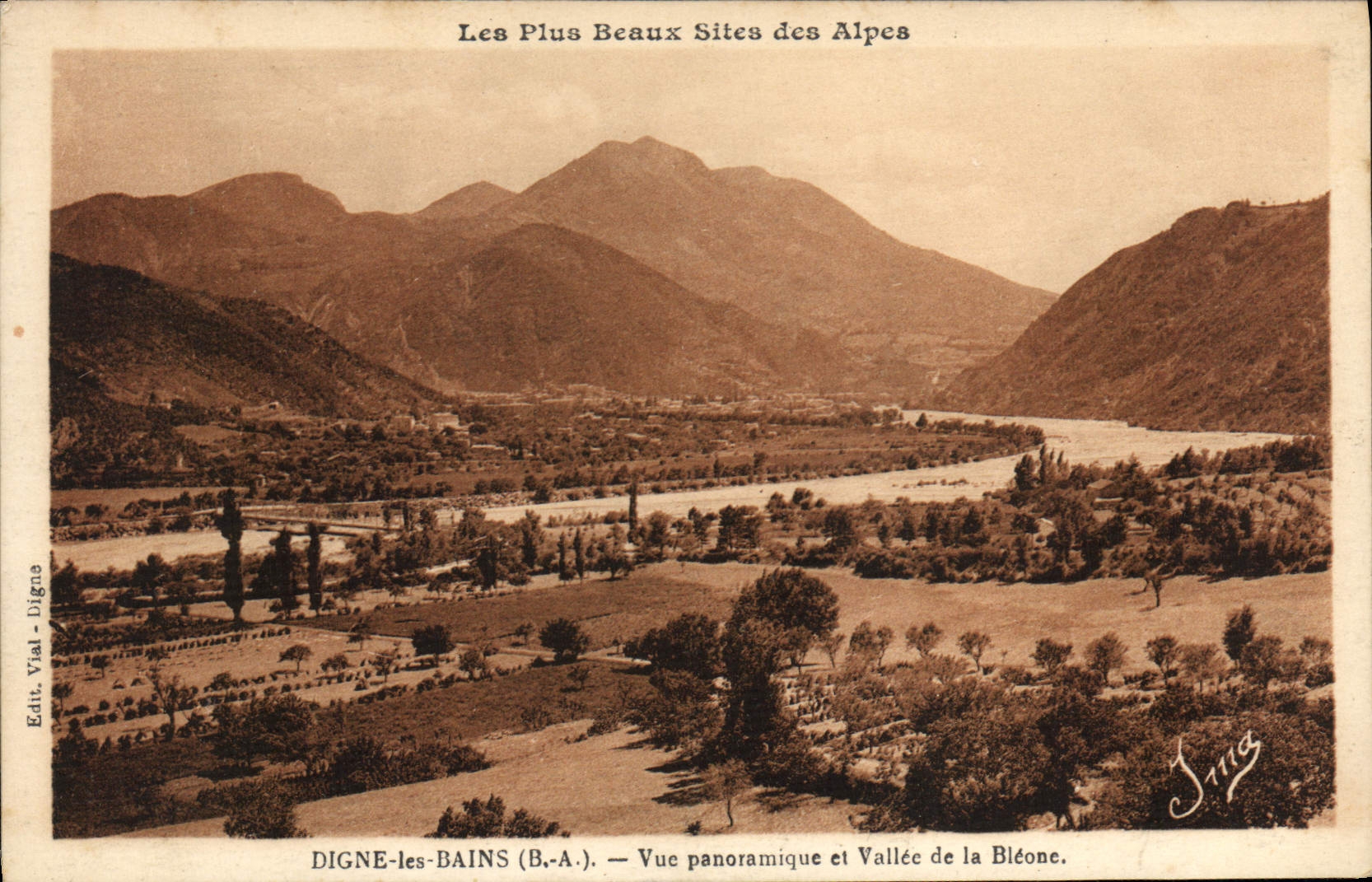 Digne-les-Bains (B.-A.) — Vue panoramique et Vallée de la Bléone — Les Plus Beaux Sites des Alpes