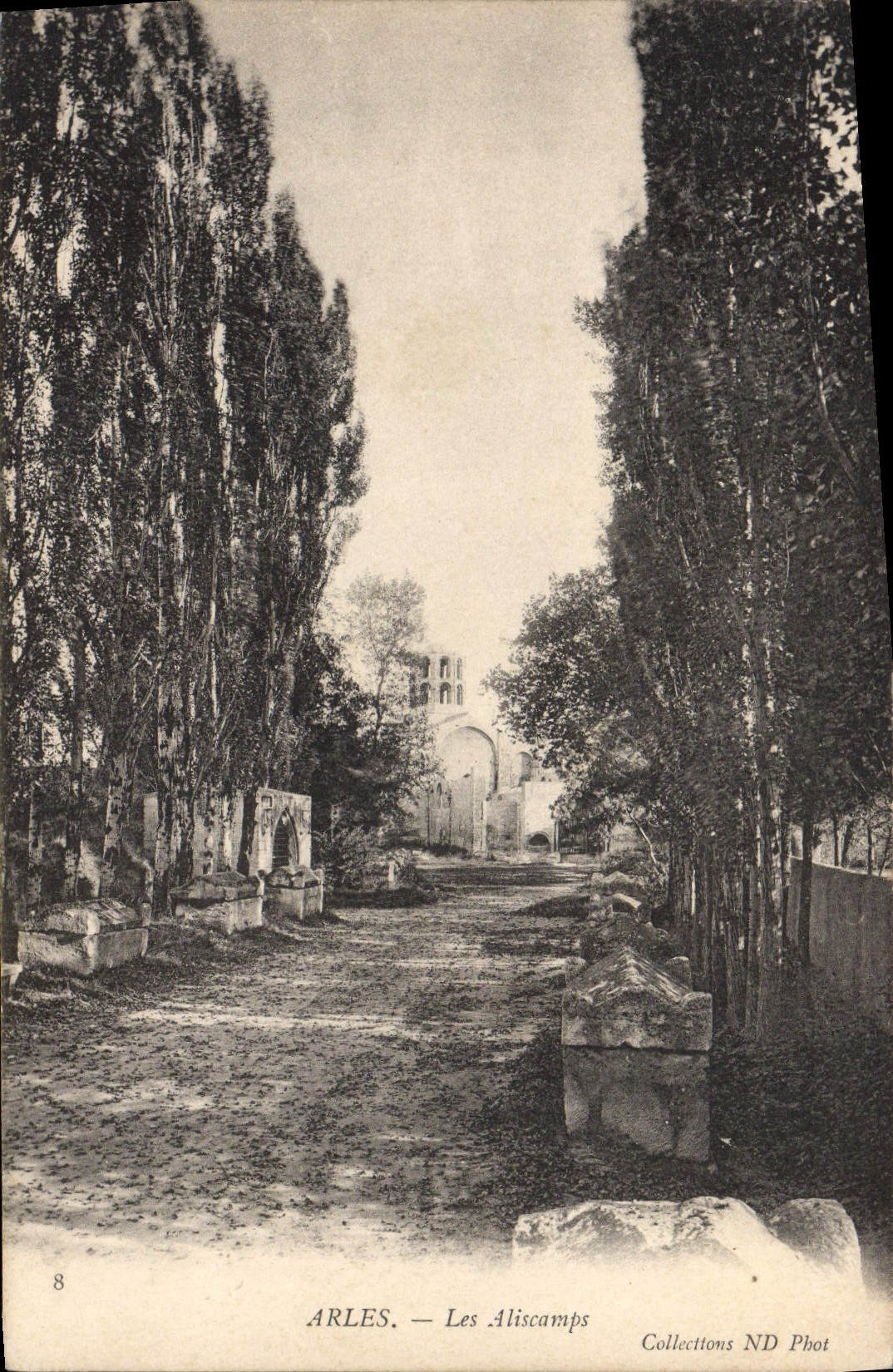 Arles — Les Aliscamps — Collecttons ND Phot