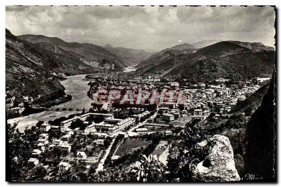 CPM Digne Les Bains Vue Generale Et La Haute Vallee de la Bleone