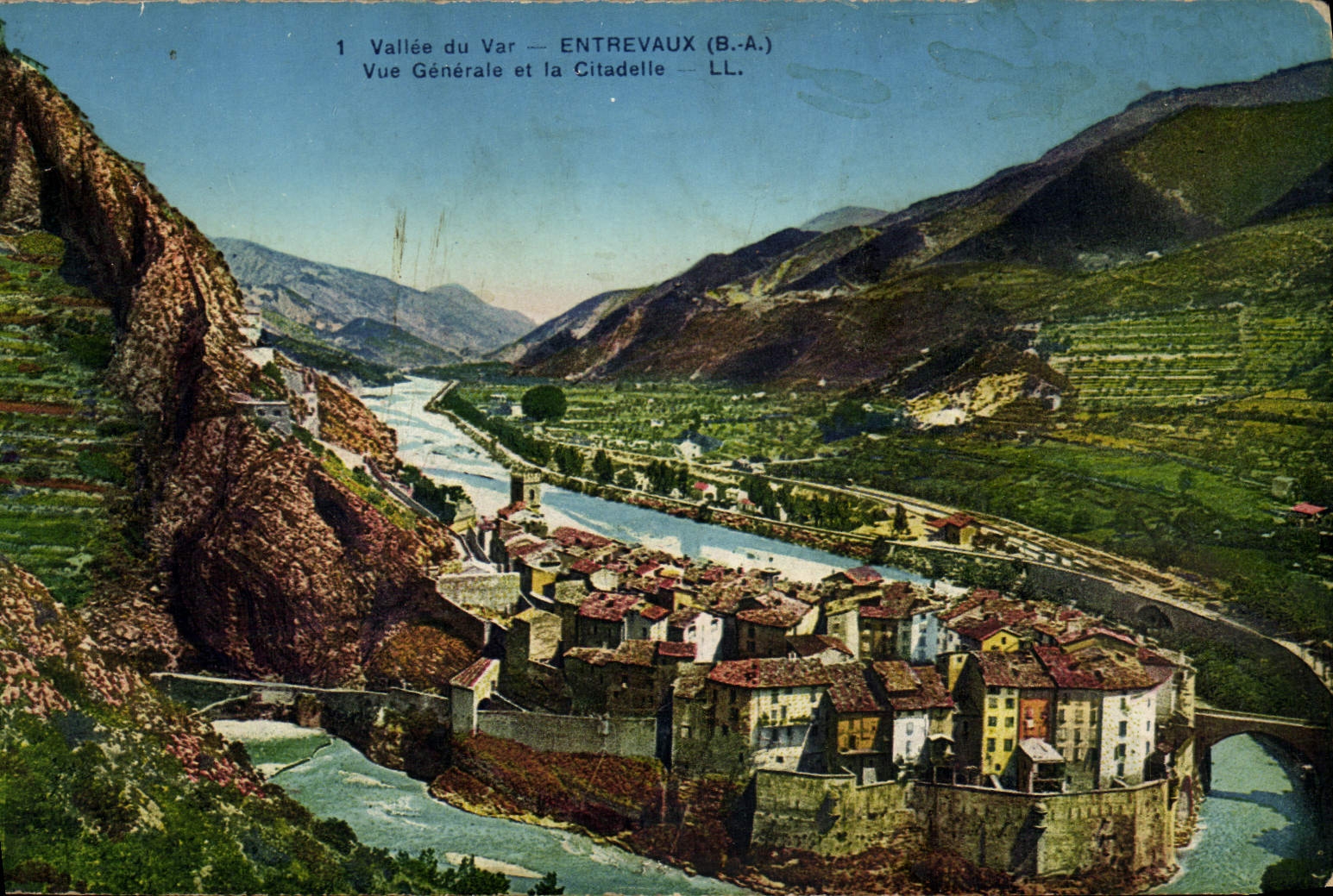 CPA Vallee Du Var Entrevaux Vue Generale Et La Citadelle