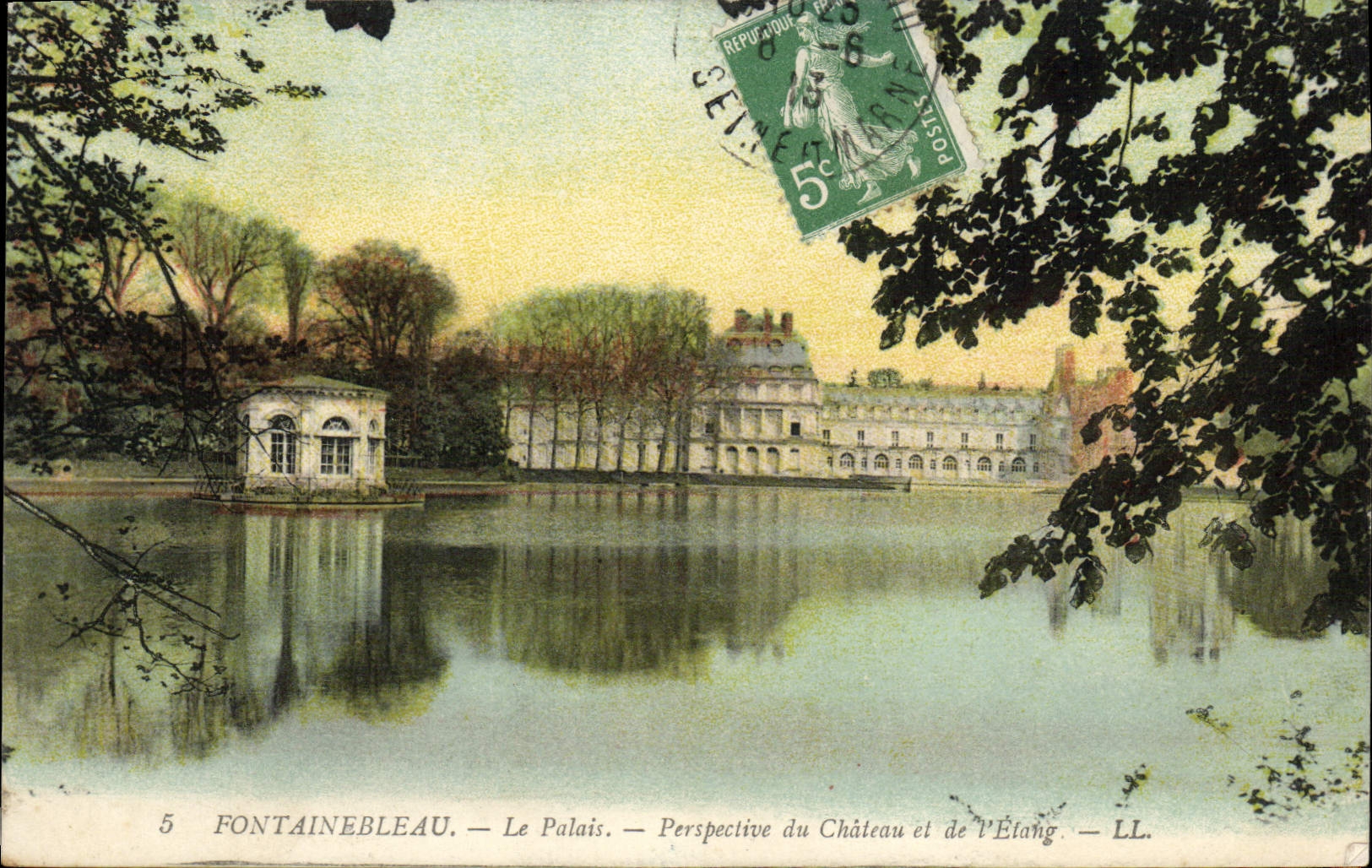 CPA Fontainebleau Le Palais Perspective du chateau et de l'etang