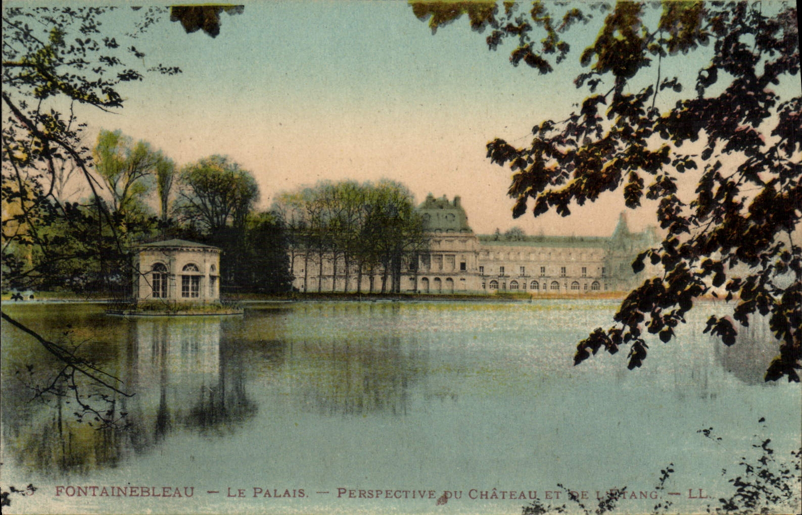 Fontainebleau — Il Palazzo — Prospettiva del Castello e del Laghetto — LL