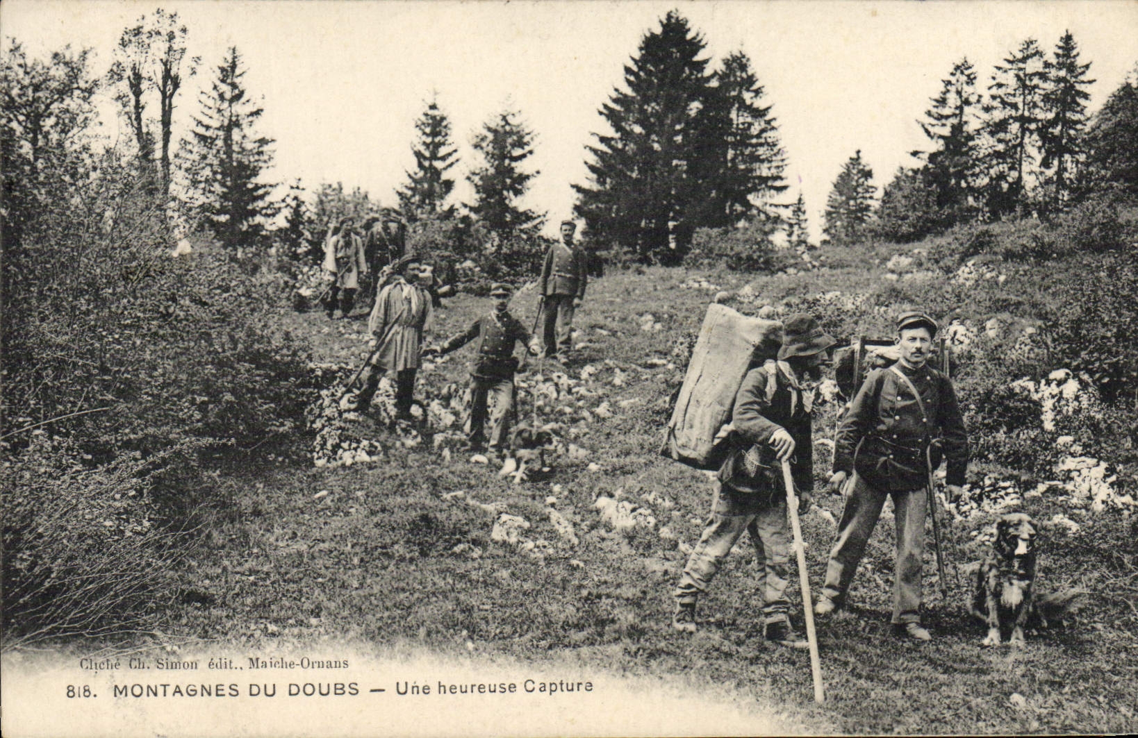 CPA Douanes Douaniers Montagnes du Doubs Une heureuse capture Chien 