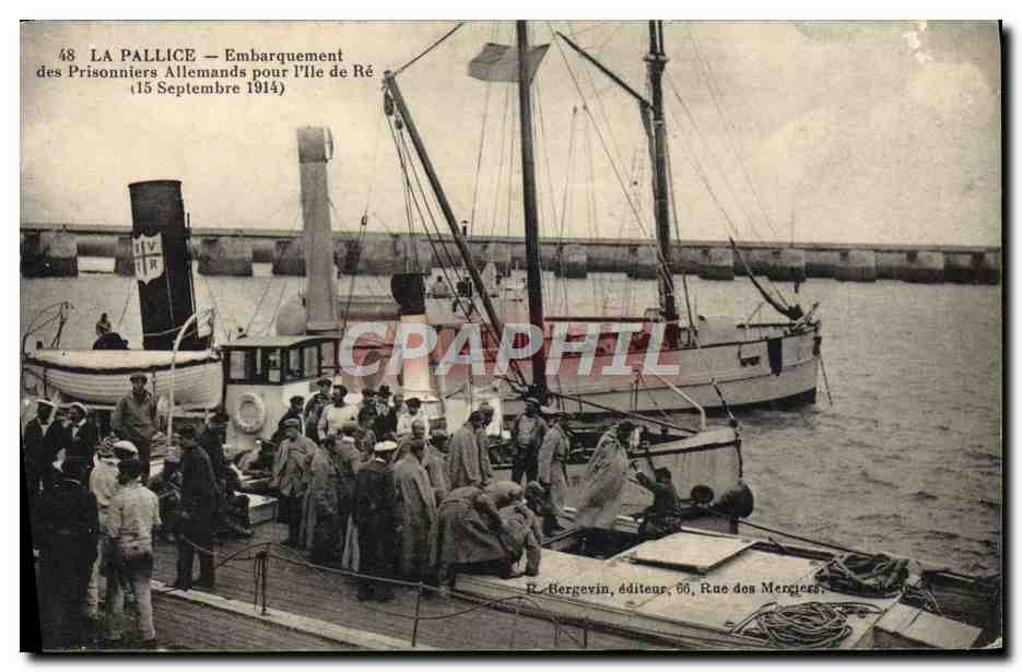 CPA Bagne Bagnard La Pallice Embarquement des prisonniers allemands pour l'Ile de Re TOP