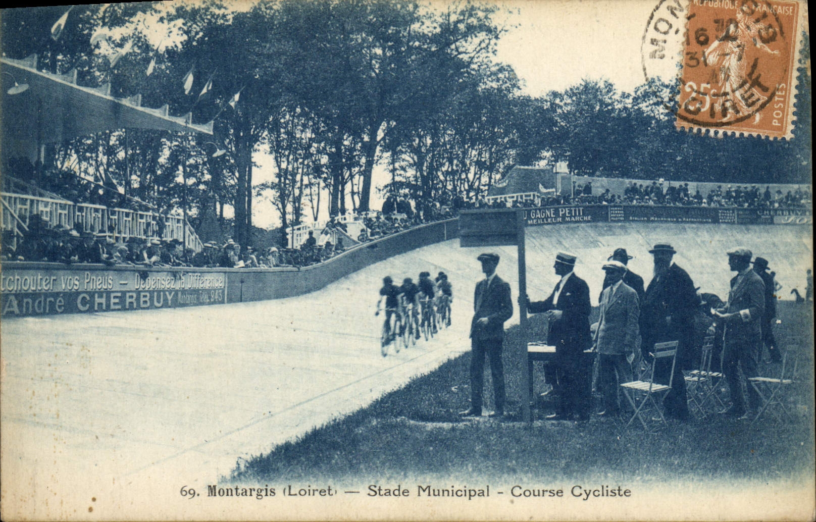 Montargis (Loiret) — Stade Municipal — Course Cycliste — Édition de la Confrérie de Luxe