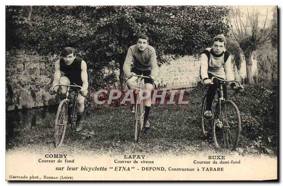 Drei Radfahrer — Comby, Lafay, Suxe — auf ihrem Fahrrad „ETNA“ — Fotografie von Giovenzo, Roanne (Loire)