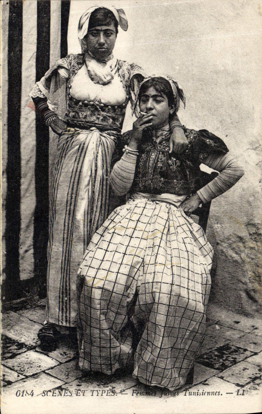 Femmes juives tunisiennes — SCÈNES ET TYPES — n° 6184 — L1