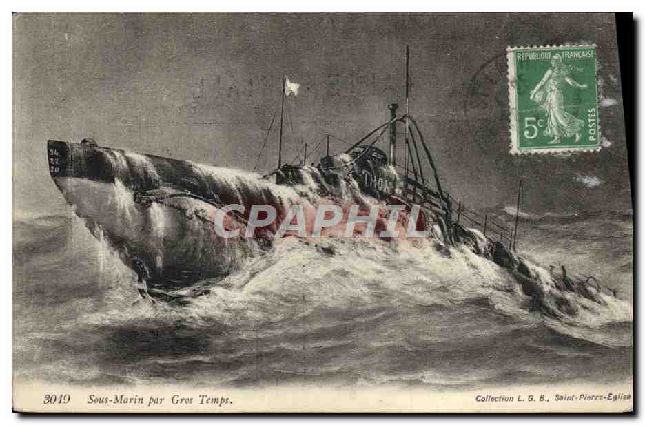 CPA Bateau Sous marin par gros temps 