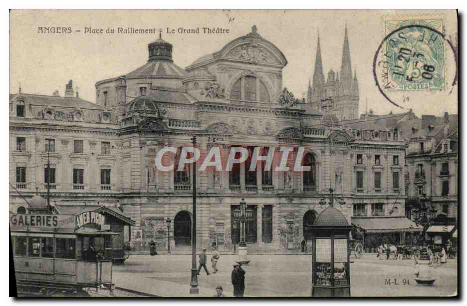 CPA Angers Place du ralliement Le grand Theatre Tramway