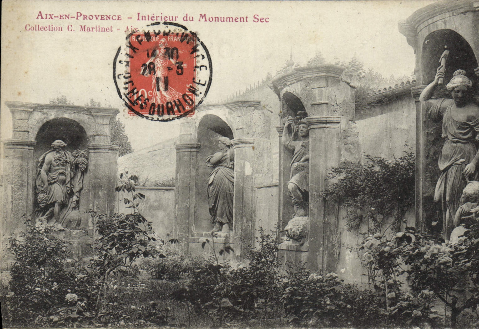 Aix-en-Provence — Intérieur du Monument Sec — Collection G. Martinet