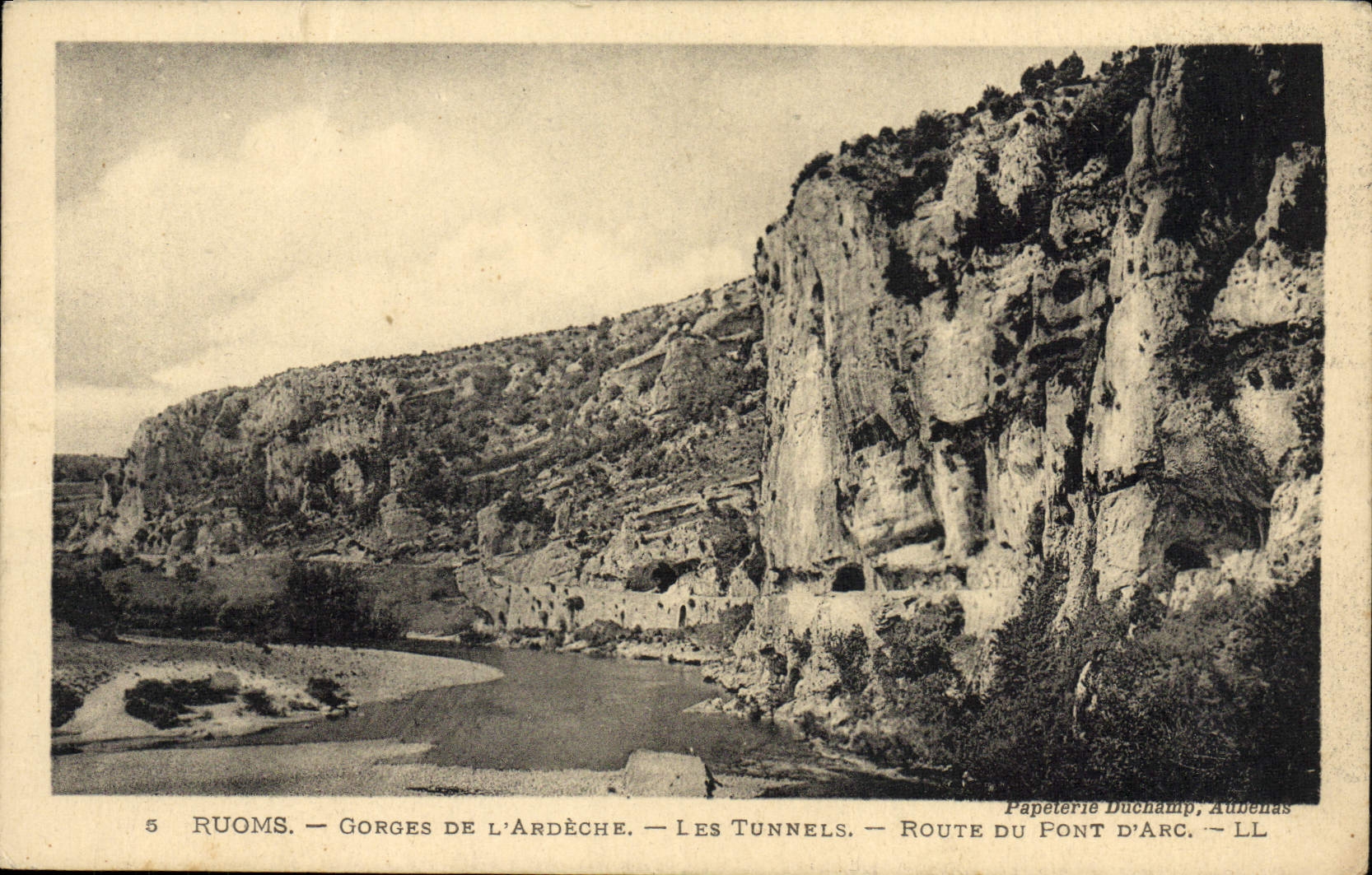 CPA Ruoms Gorges De L'Ardeche Les Tunnels Route du pont d'arc