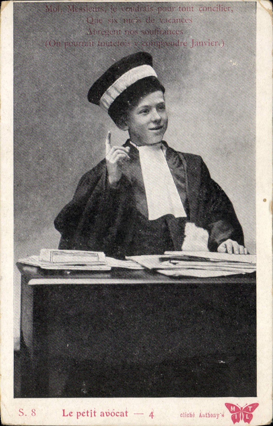 CPA Fantaisie Enfant Le petit avocat