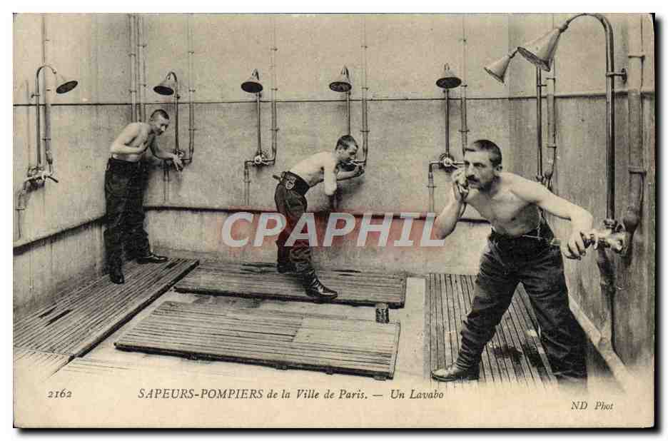 Bomberos de la Ciudad de París — Un Lavabo — ND Phot