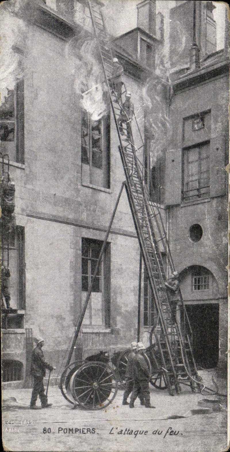 CPA Sapeurs Pompiers L'attaque du feu