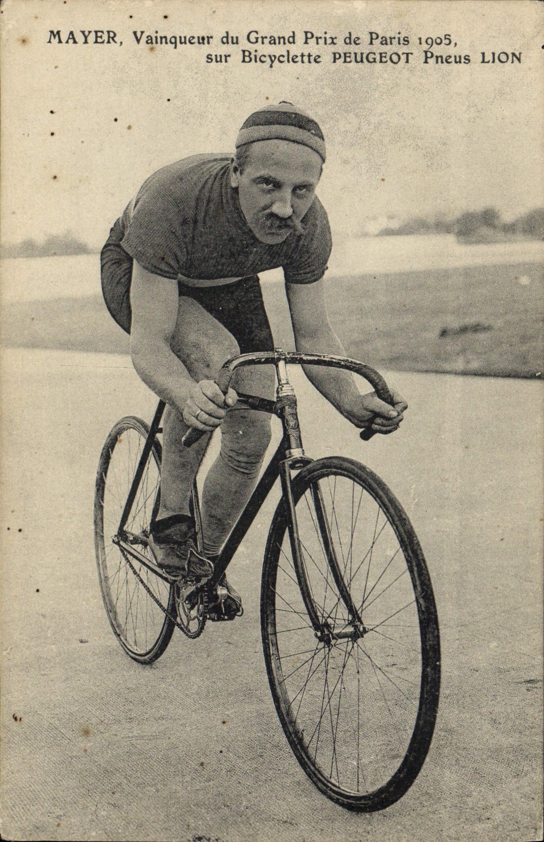 Mayer, Vainqueur du Grand Prix de Paris 1905 — sur Bicyclette Peugeot Pneus Lion