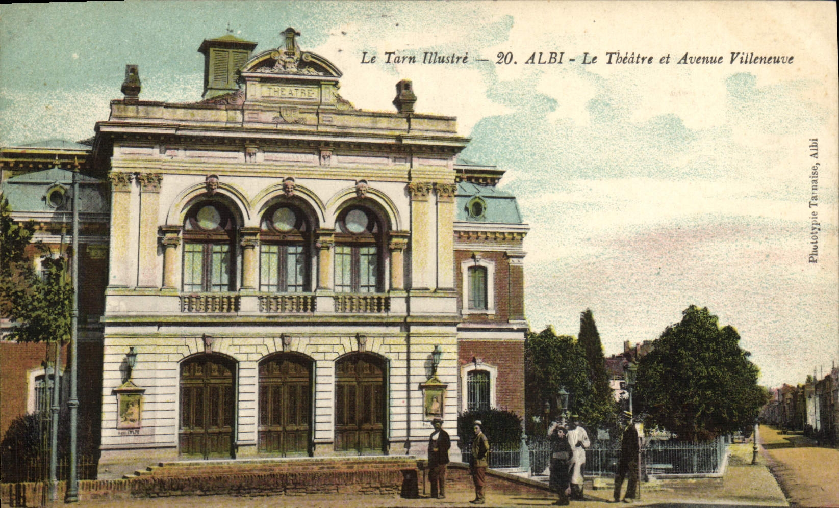 CPA Albi Le Theatre et l'avenue Villeneuve