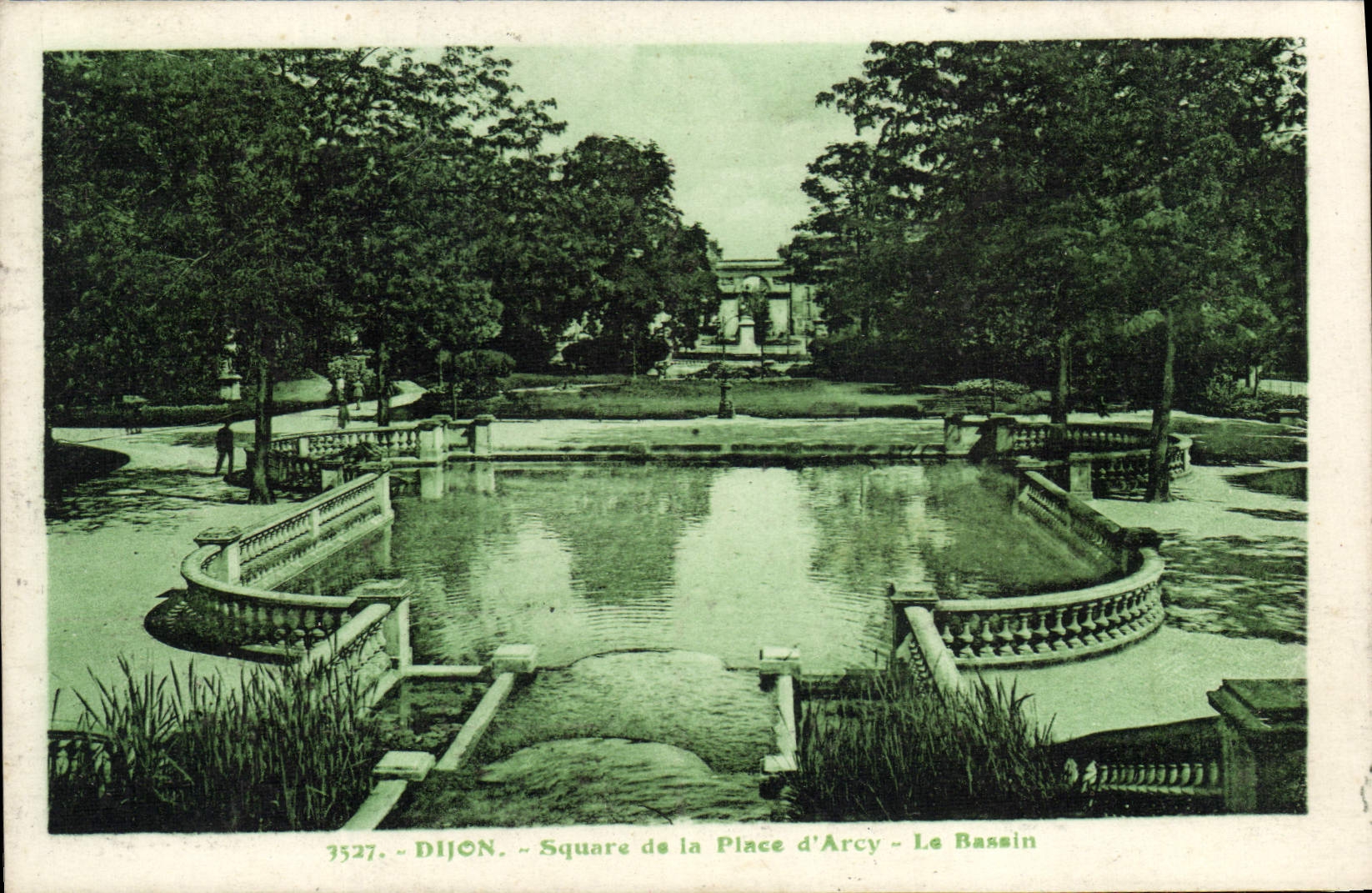 Dijon - Square de la Place d'Arcy - Der Bassin — n° 3527, Verlag Les Éditions C. L. Benassay