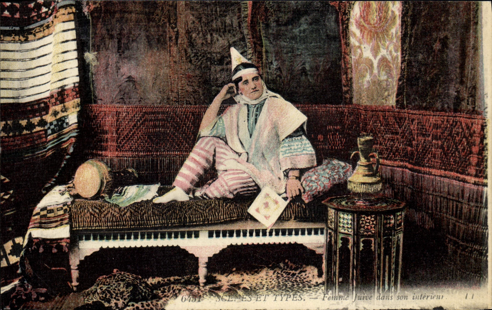 Jüdische Frau in ihrem Inneren — SCÈNES ET TYPES — Nr. 6451 — Verlag: L. Lévy