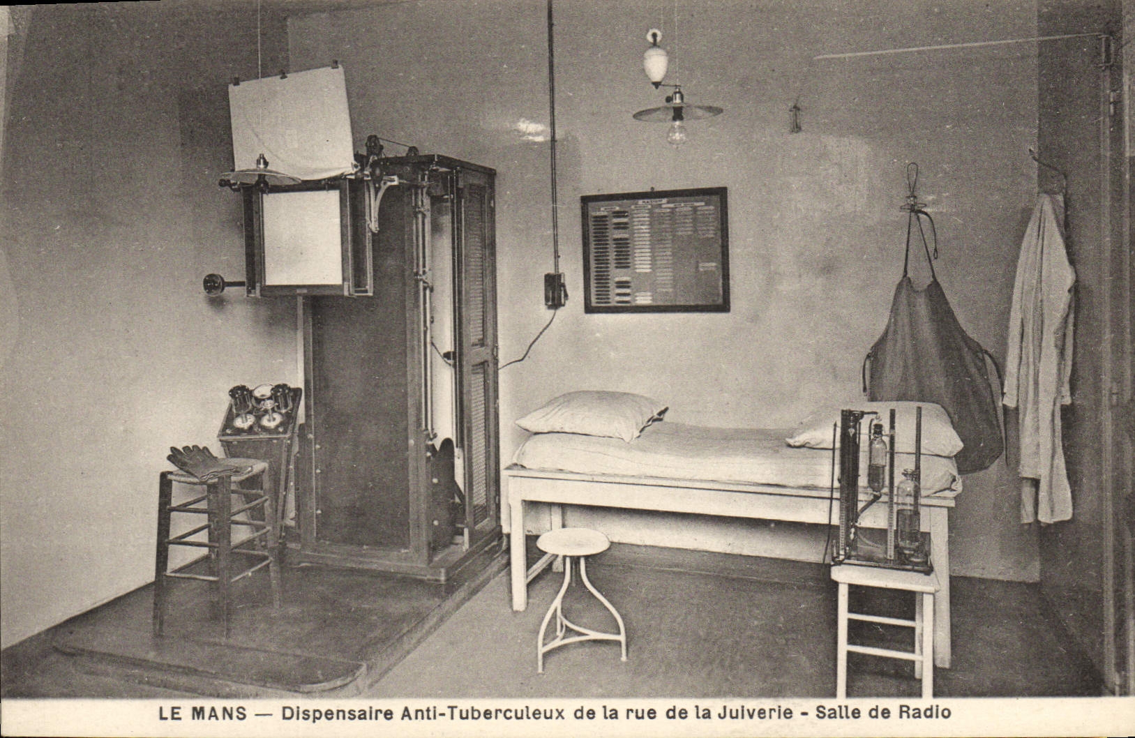 CPA Judaica Le Mans Dispensaire anti tuberculeux de la rue de la juiverie Salle de RAdio Juif Tuberculose
