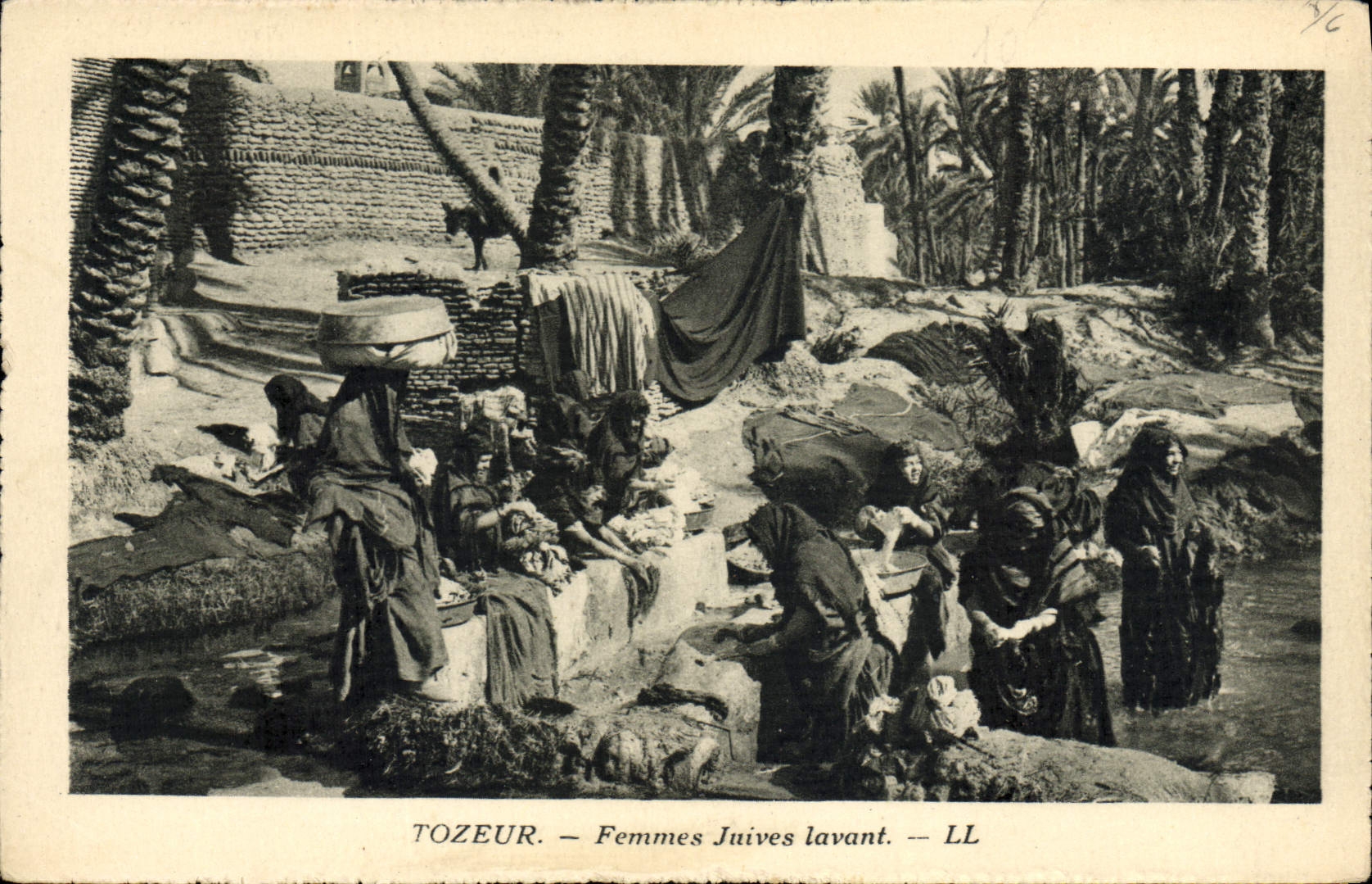 Tozeur — Femmes Juives lavant — LL
