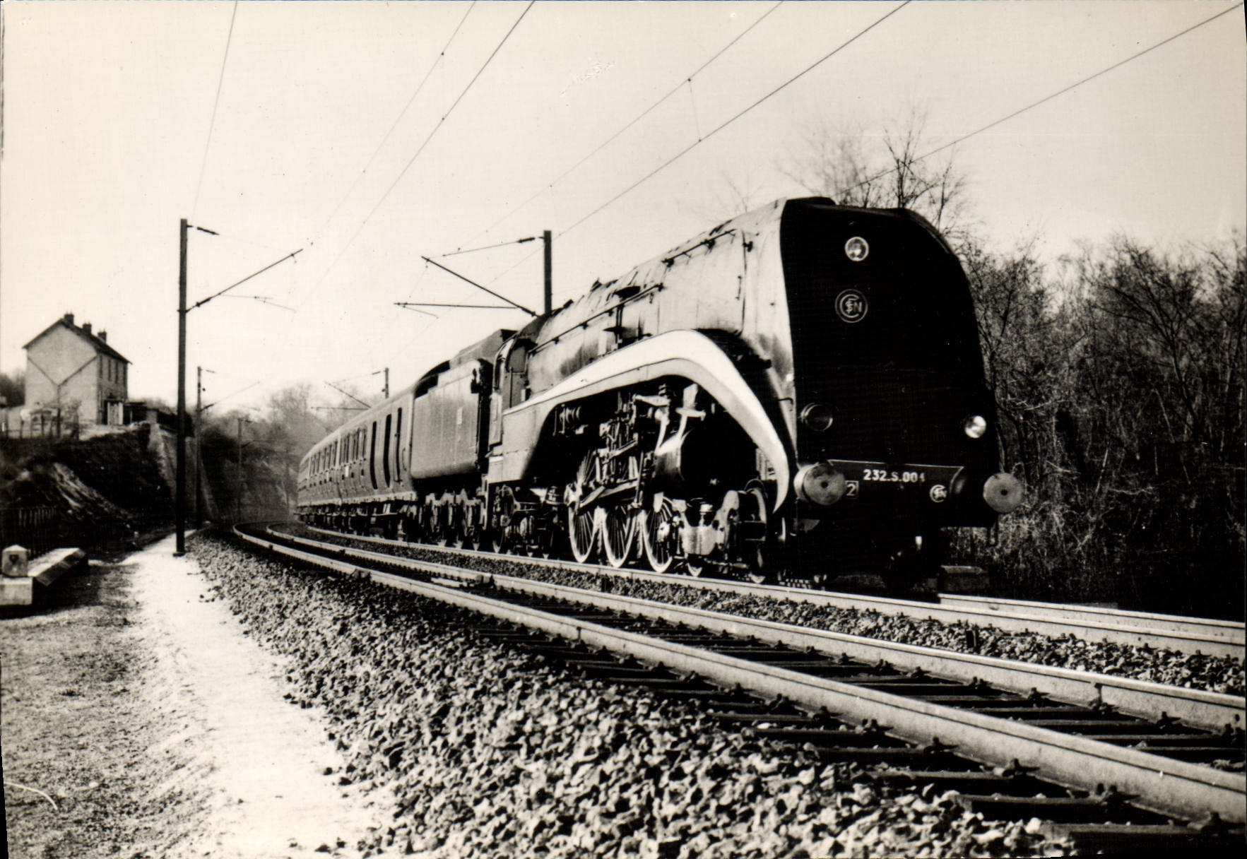 CPM Train Creil Paris 