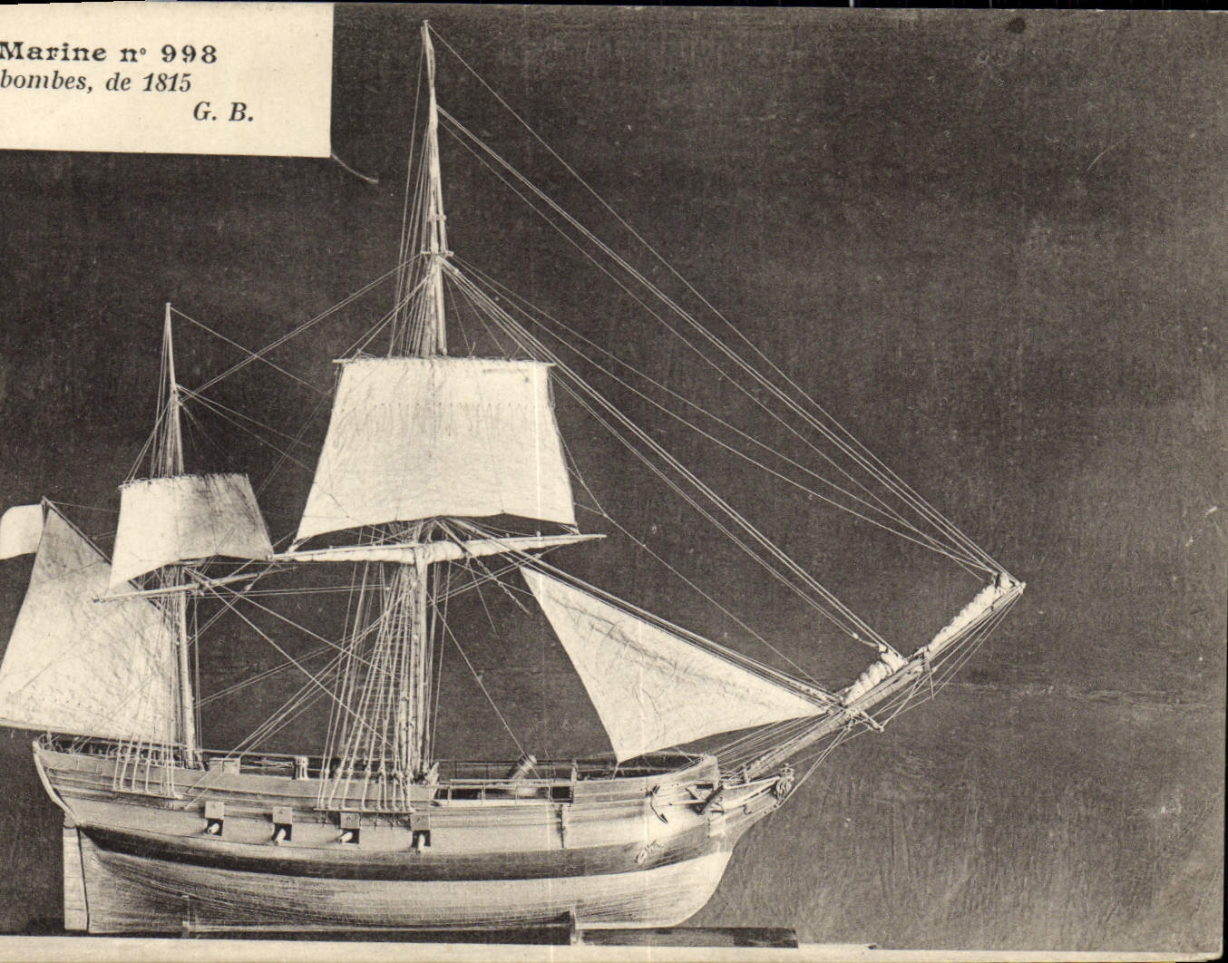 CPA Bateau Musee de marine Galiote a bombes de 1815