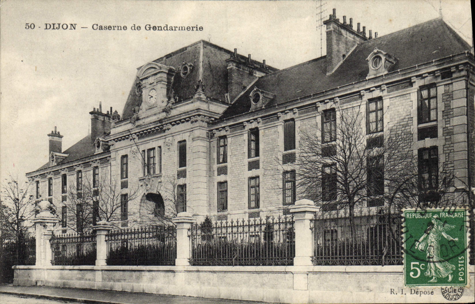 Dijon — Caserne de Gendarmerie — R. I. Déposé