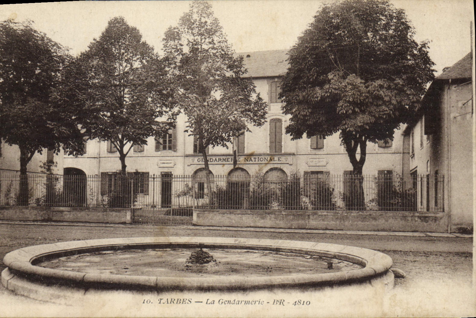 Tarbes — La Gendarmerie Nationale — éditeur B. Friers, Bordeaux