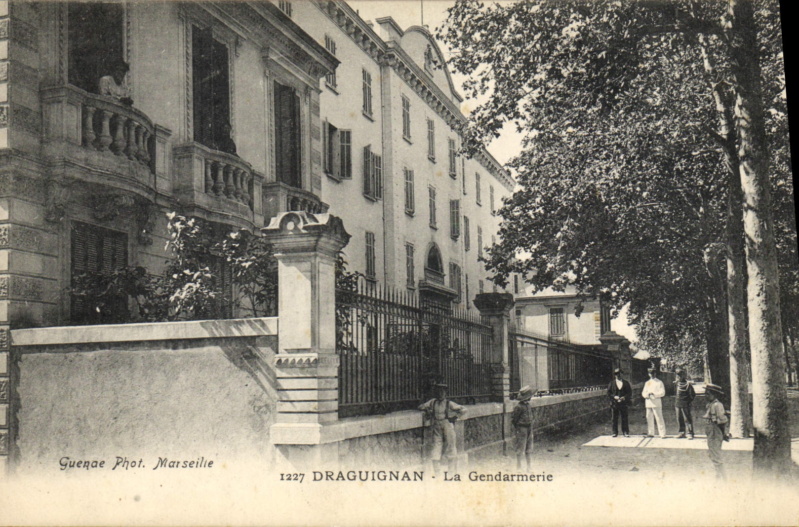 CPA Draguignan La Gendarmerie 