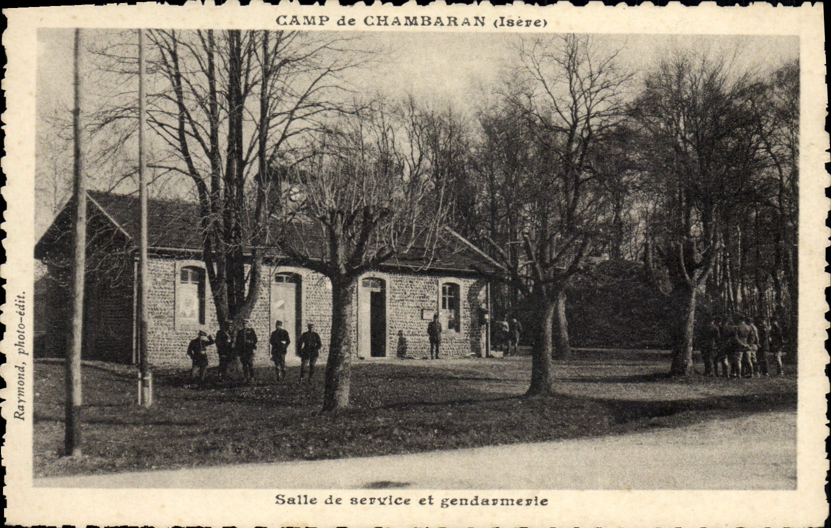 CPA Camp de Chambaran Salle de service et Gendarmerie 