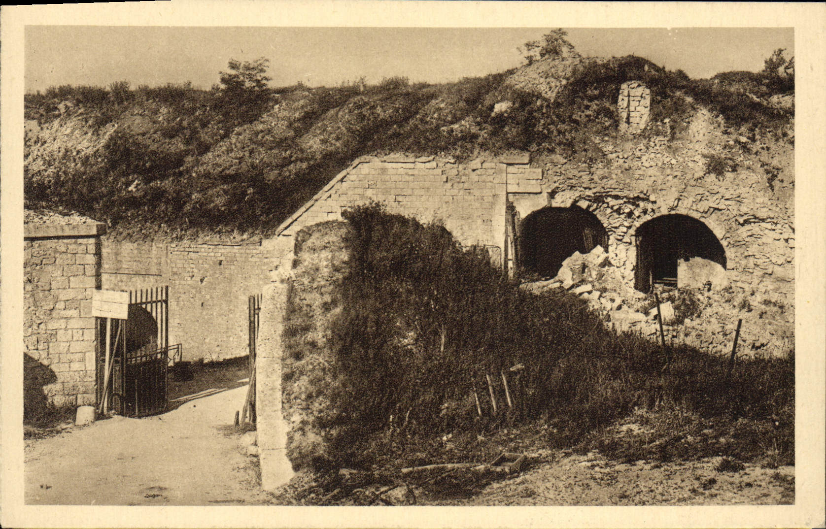 Fort de Tavannes — bombardement allemand — Comité des Journées Nationales