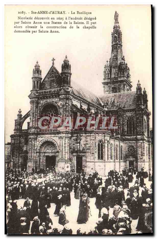 CPA Ste Anne D'Auray La Basilique Folklore 