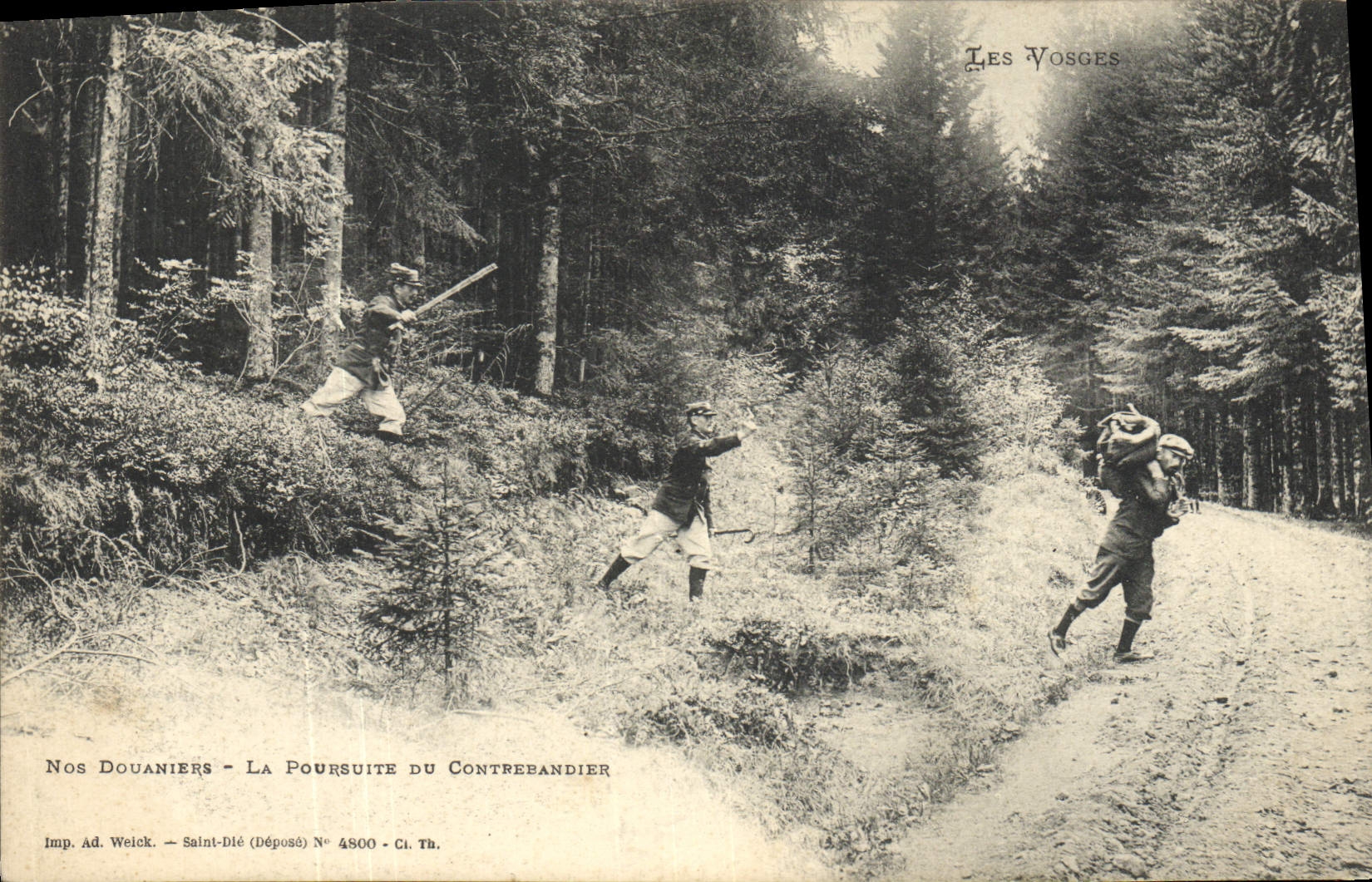 CPA Douanes Nos douaniers La poursuite du contrebandier 