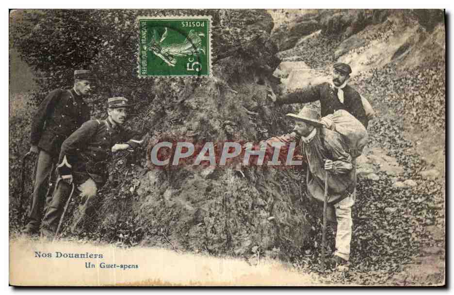 CPA Douanes Nos douaniers Un guet apens 