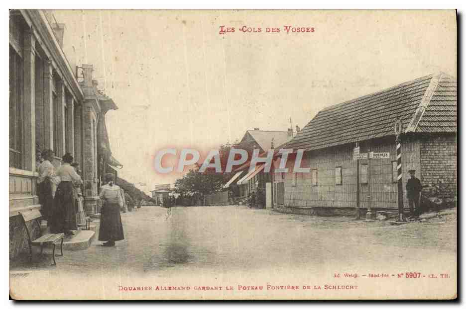 CPA Douanes Cols des Vosges Douanier allemand gardant le poteau frontiere de la Schlucht 