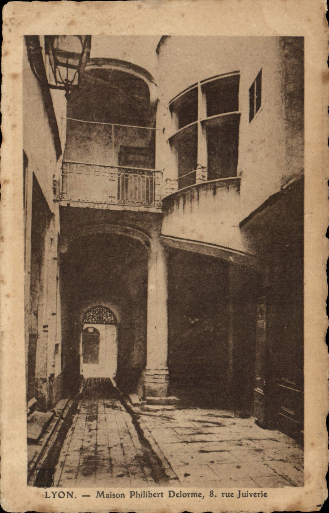 CPA Judaica Juif Lyon Maison philibert Delorme Rue Juiveri 