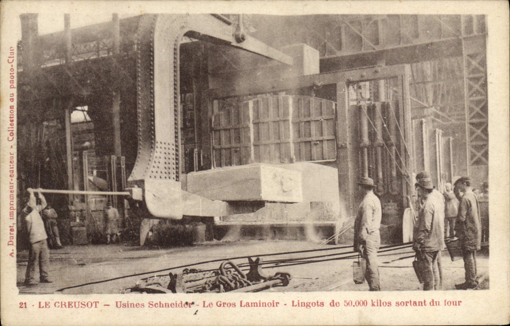 CPA Le Creusot Usines Schneider Le gros laminoir Lingots sortant du four