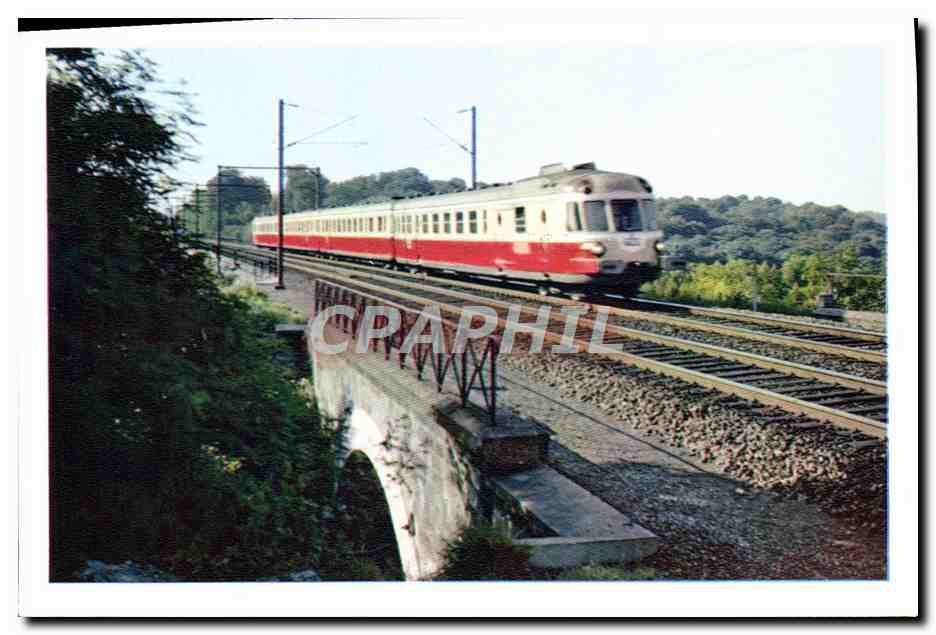 CPM Chemins de Fer Train Rame TEE Ile de France Paris Amsterdam franchissant le viaduc de Commeilles