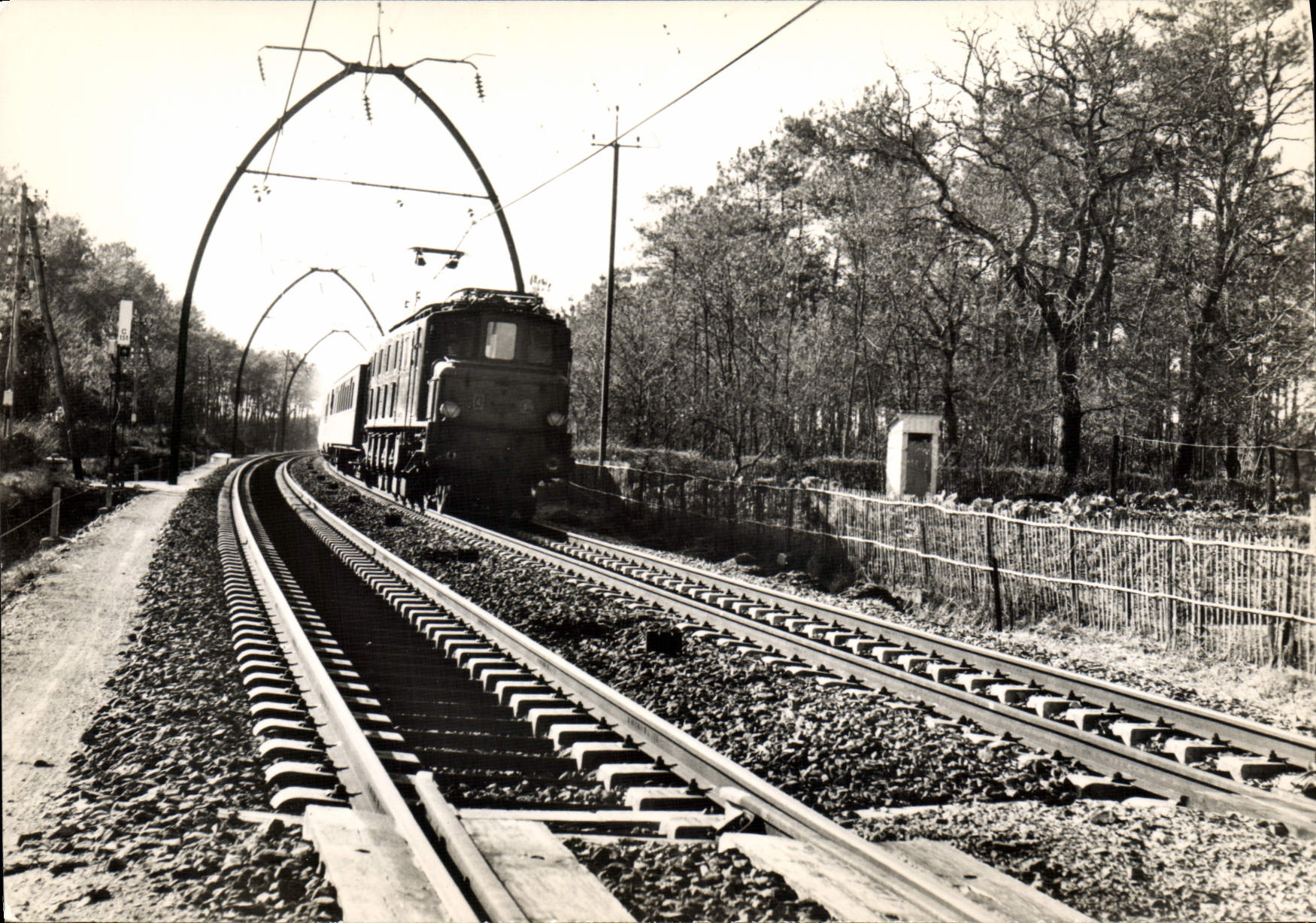 CPM Chemins de Fer Train Paris Madrid